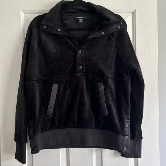 Athleta Cozy Sherpa Snap Sweatshirt in Black - Picture 3 of 6